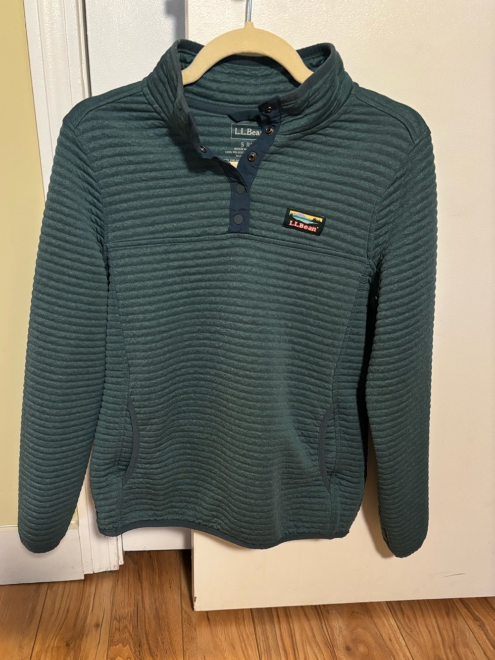 L.L. Bean Airlight Knit Pullover Small